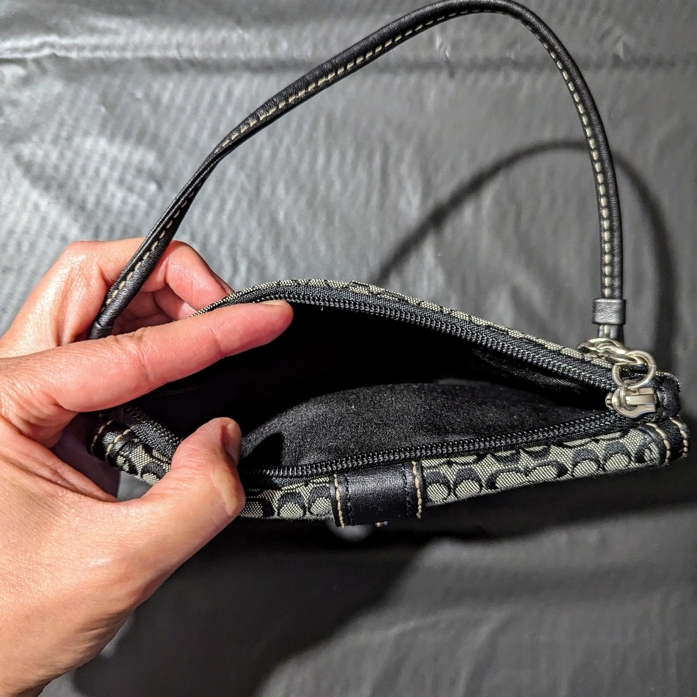 Coach Mini Signature Black Wristlet Early 2000s Y2k - Gem